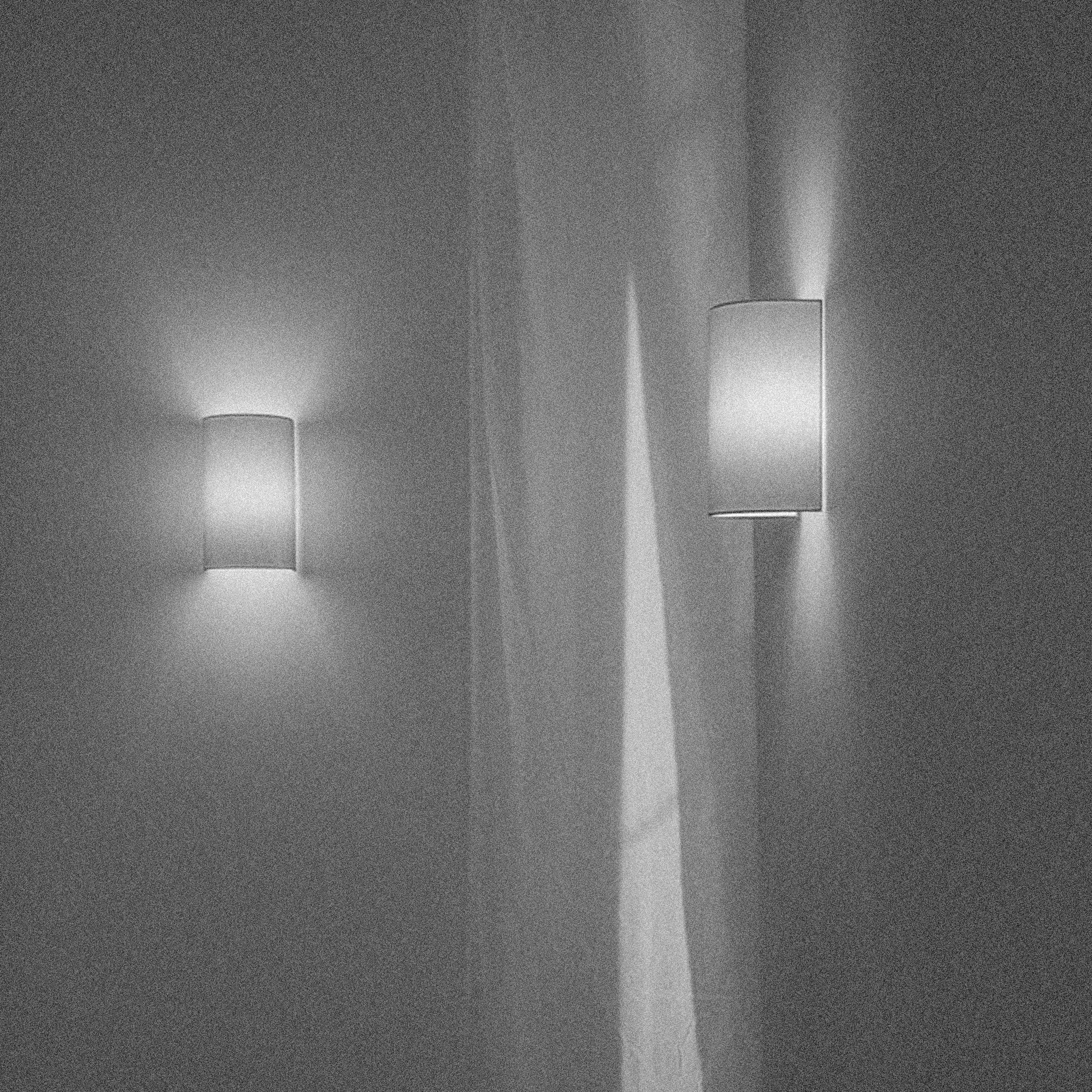 SINGULAR WALL LAMP